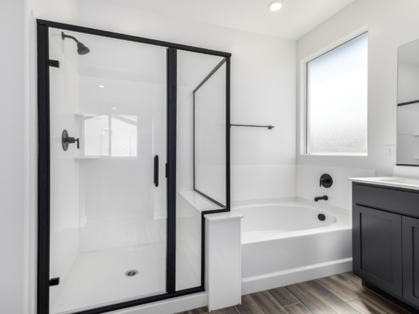 holly master bathroom