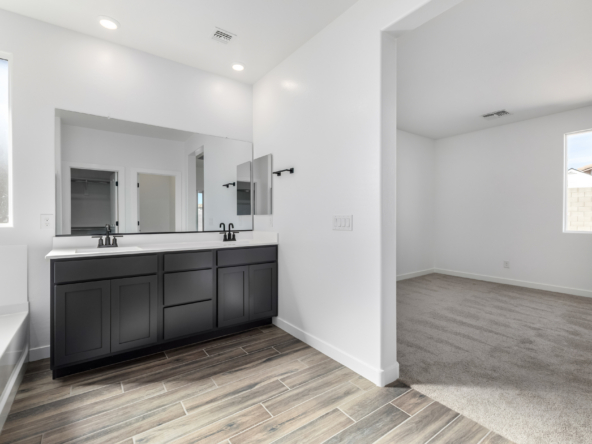 holly master bathroom