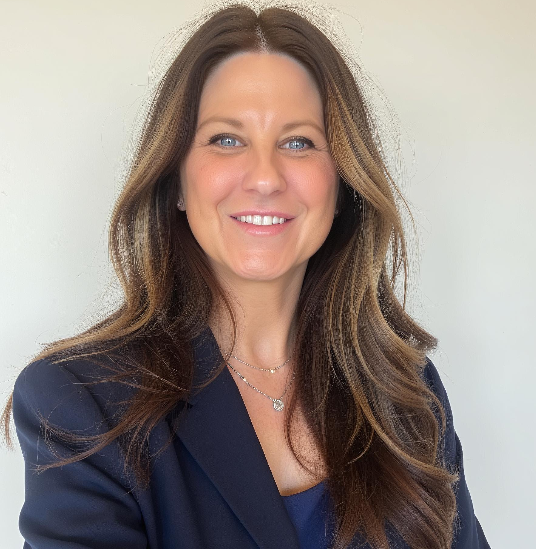 Headshot of Deanna Landeis, sales representative