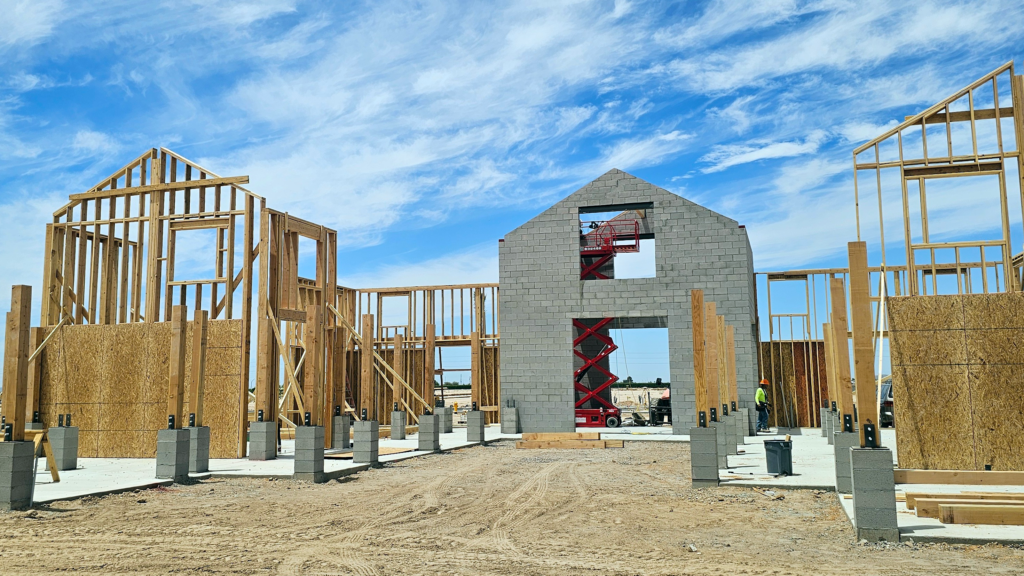 La Privada Clubhouse under construction