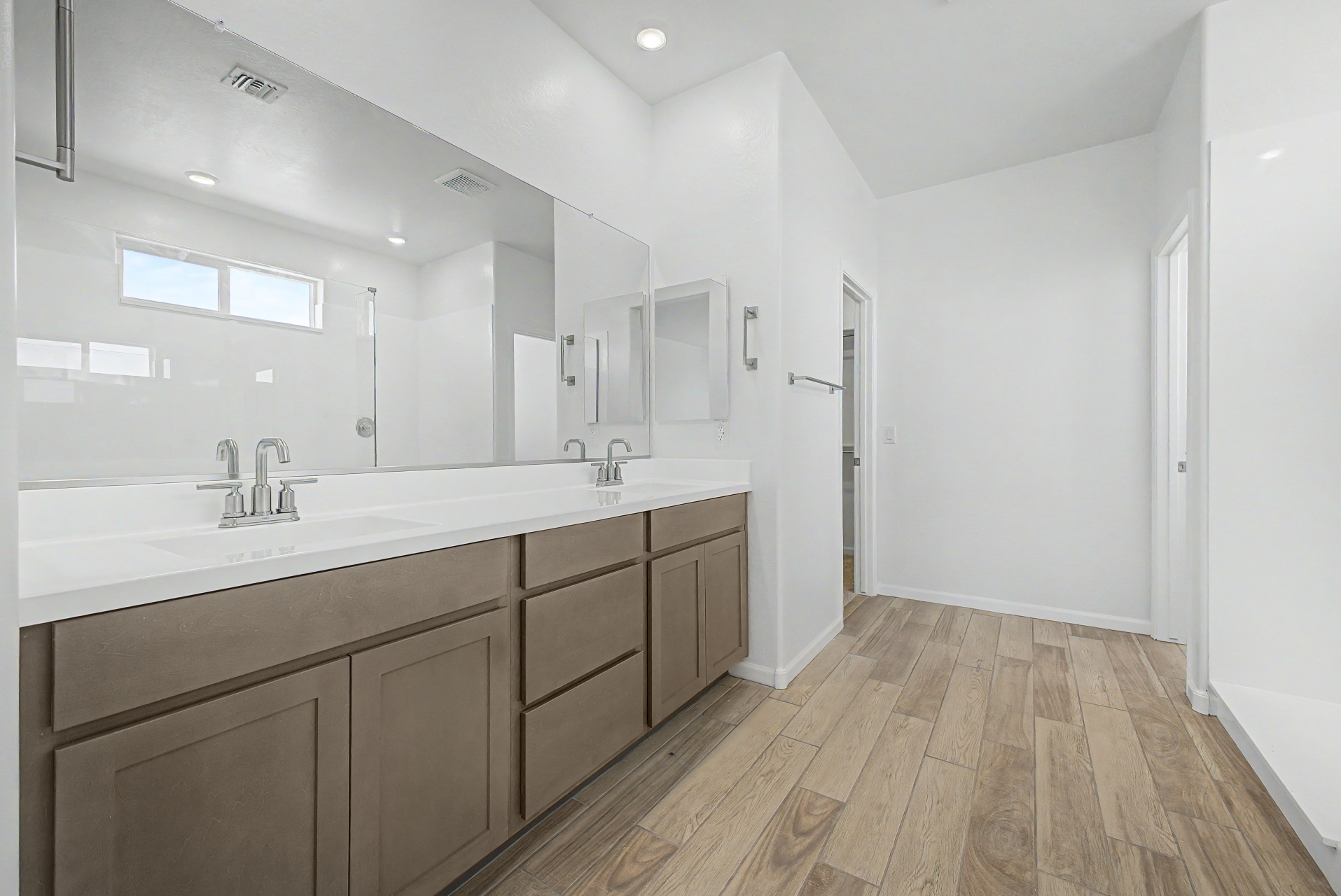 master bathroom vanity of a violet 4414 floor plan